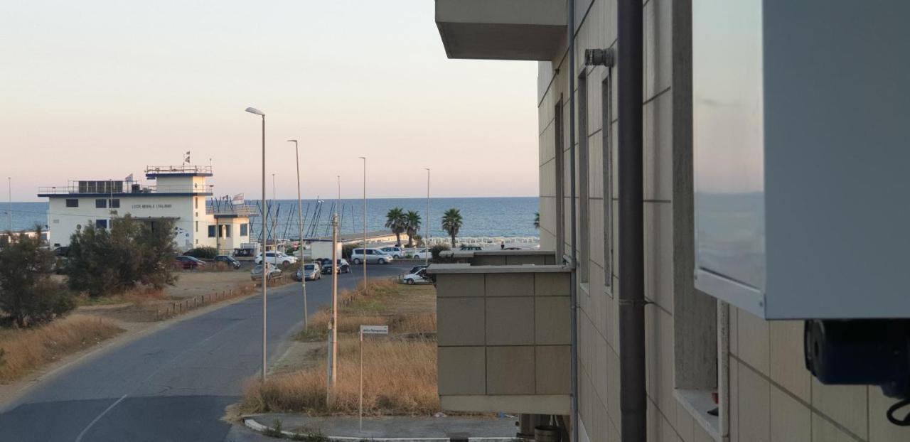 Appartamento Roma Casa Vacanza Sea House Rome 50 Metri Dal Mare Lido di Ostia Eksteriør bilde